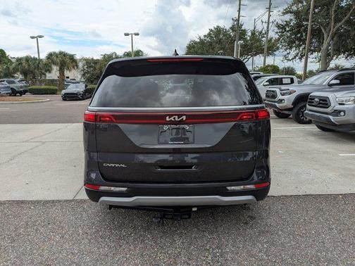 2023 Kia Carnival LX