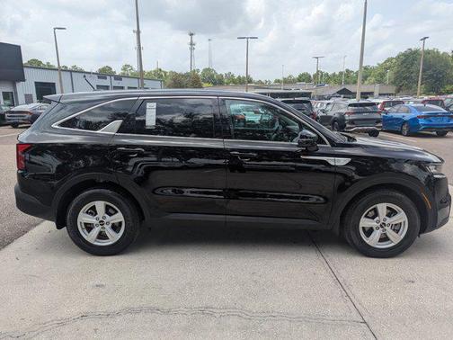 2022 Kia Sorento LX