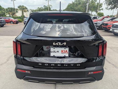 2022 Kia Sorento LX
