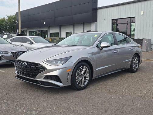 Shimmering Silver Pearl 2021 Hyundai SONATA SEL