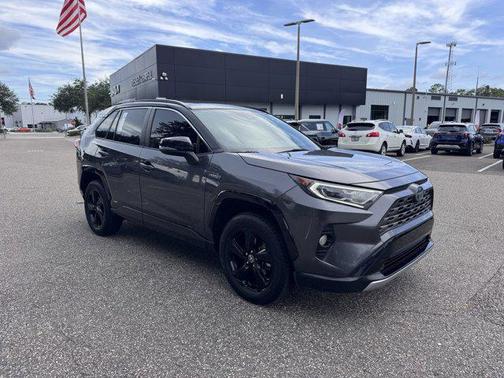 2020 Toyota RAV4 Hybrid SE