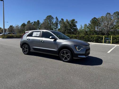 2025 Kia Niro LX