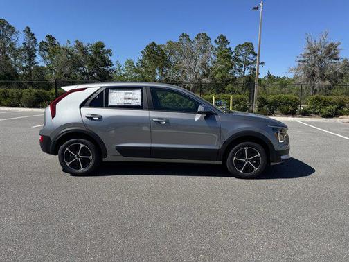 2025 Kia Niro LX