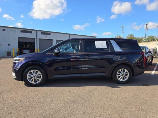 2022 Kia Carnival LX