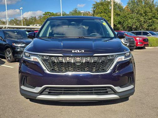 2022 Kia Carnival LX