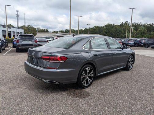 2022 Volkswagen Passat 2.0T SE