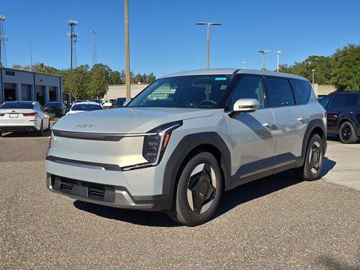 2026 Kia EV9 Light Long Range