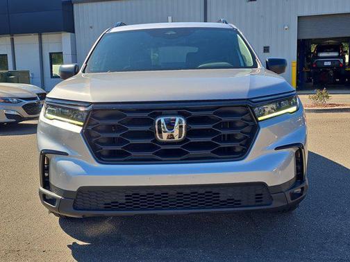 2023 Honda Pilot AWD Sport