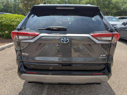 2023 Toyota RAV4 Hybrid SE