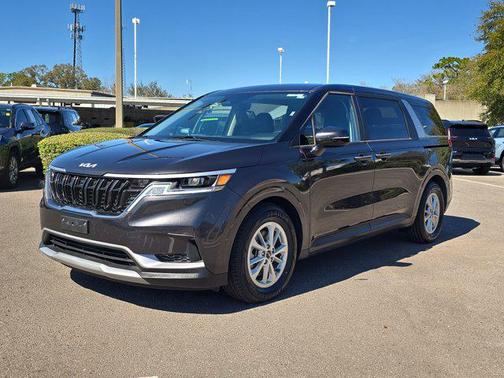 2024 Kia Carnival LX