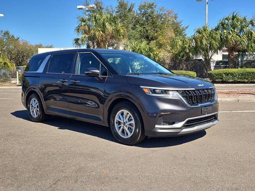 2024 Kia Carnival LX