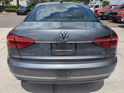 2016 Volkswagen Passat 1.8T SEL