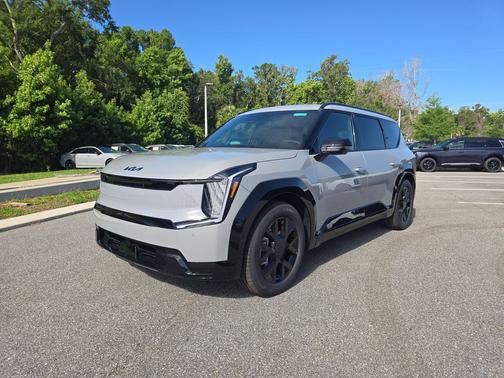 Wolf Gray 2026 Kia EV9 Land