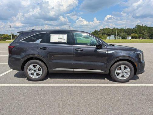 2025 Kia Sorento LX