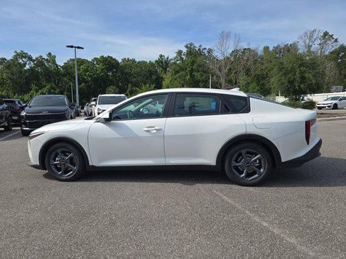 Snow White Pearl 2026 Kia K4 LXS