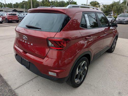 2023 Hyundai VENUE SEL