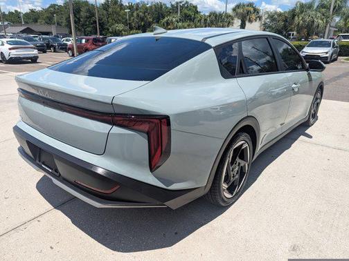 2025 Kia K4 EX