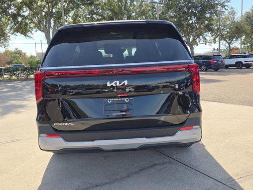 2026 Kia Carnival LXS