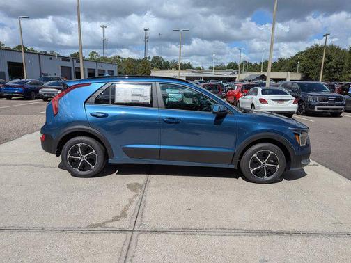 2025 Kia Niro EX