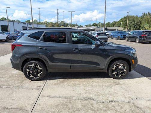 2025 Kia Seltos EX