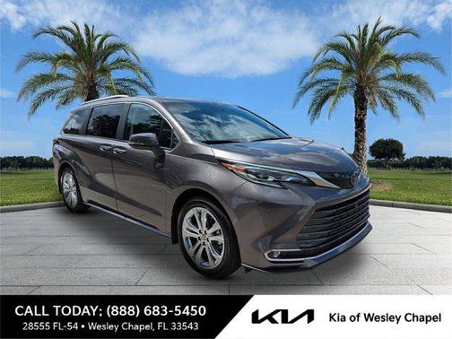 2024 Toyota Sienna Platinum 7 Passenger