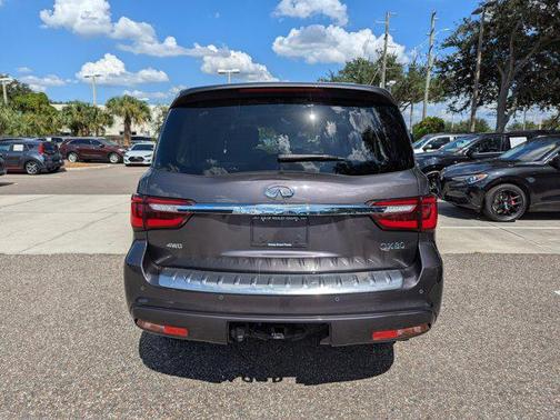 2022 INFINITI QX80 Luxe