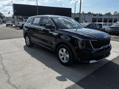 2025 Kia Sorento LX