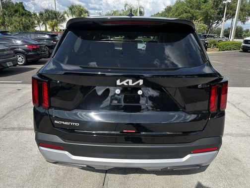 2025 Kia Sorento LX