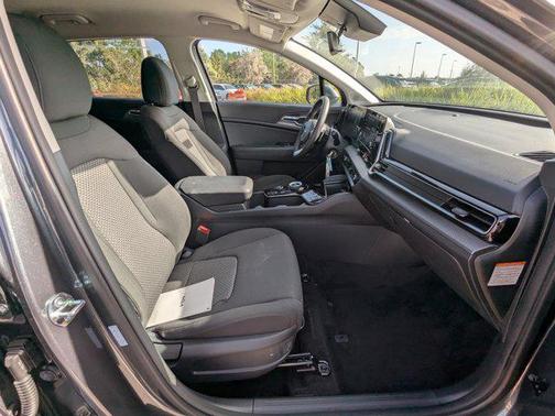 2025 Kia Sportage Hybrid LX
