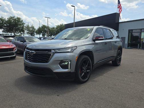 Sterling Gray Metallic 2023 Chevrolet Traverse Premier