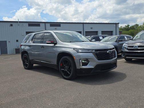 Sterling Gray Metallic 2023 Chevrolet Traverse Premier
