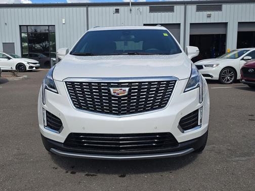 Crystal White Tricoat 2022 Cadillac XT5 Premium Luxury