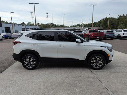2023 Kia Seltos EX