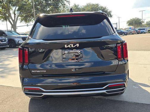2023 Kia Sorento S