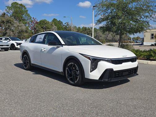 2025 Kia K4 GT-Line