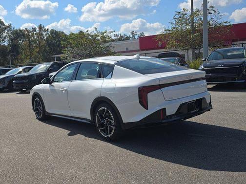 2025 Kia K4 GT-Line