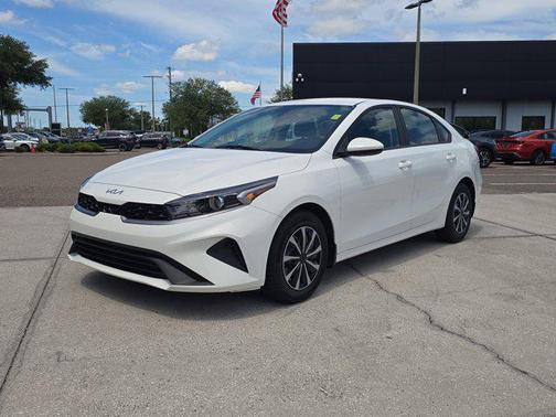 Clear White 2024 Kia Forte LX