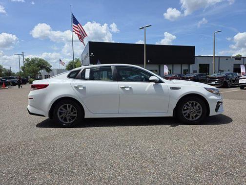 2020 Kia Optima LX