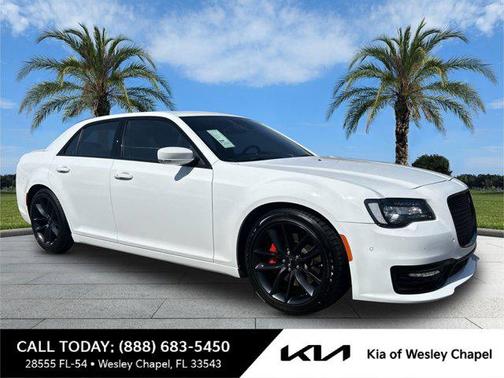 2023 Chrysler 300 C