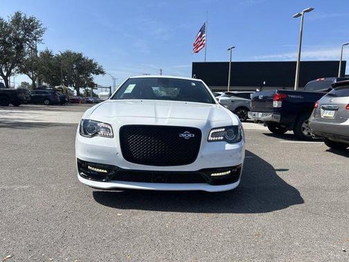 2023 Chrysler 300 C