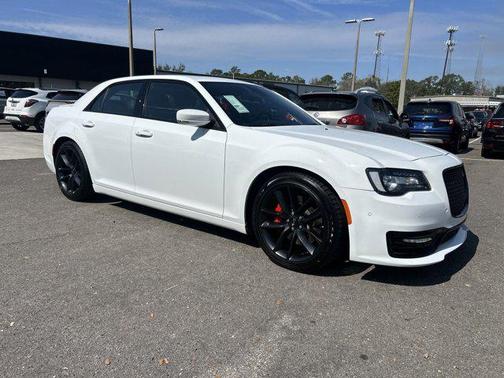 2023 Chrysler 300 C