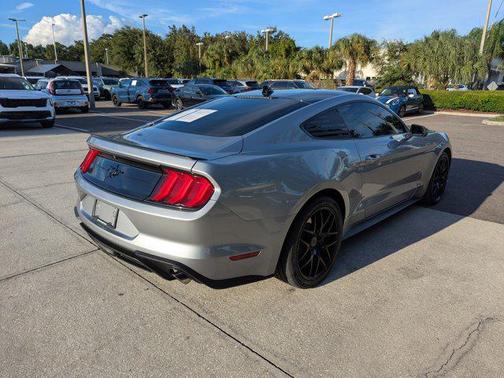 2021 Ford Mustang EcoBoost