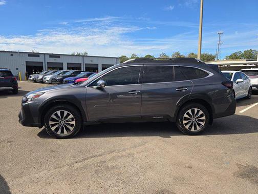 2025 Subaru Outback Touring XT