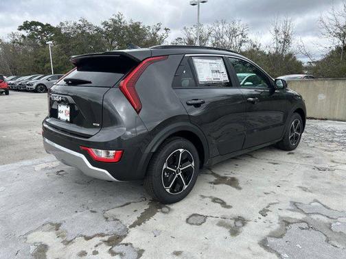 2025 Kia Niro LX