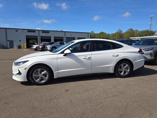 2022 Hyundai SONATA SE