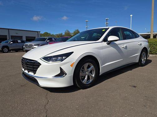 2022 Hyundai SONATA SE
