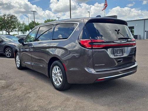 Granite Crystal Metallic Clearcoat 2023 Chrysler Pacifica Touring L