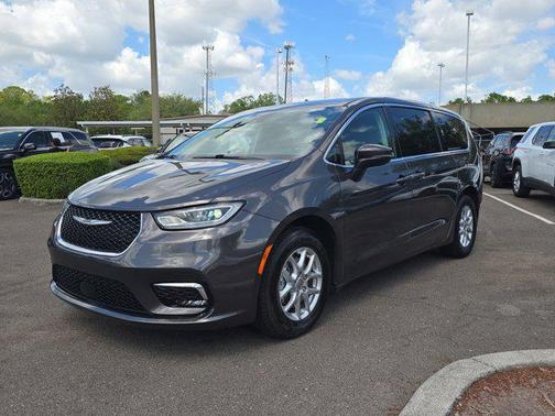 Granite Crystal Metallic Clearcoat 2023 Chrysler Pacifica Touring L