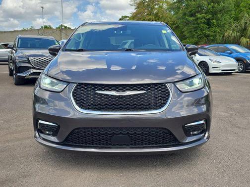 Granite Crystal Metallic Clearcoat 2023 Chrysler Pacifica Touring L