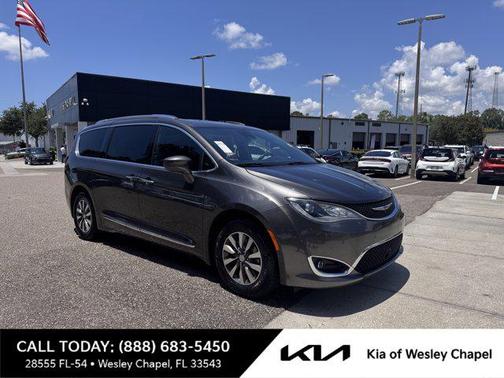 2020 Chrysler Pacifica Touring-L Plus